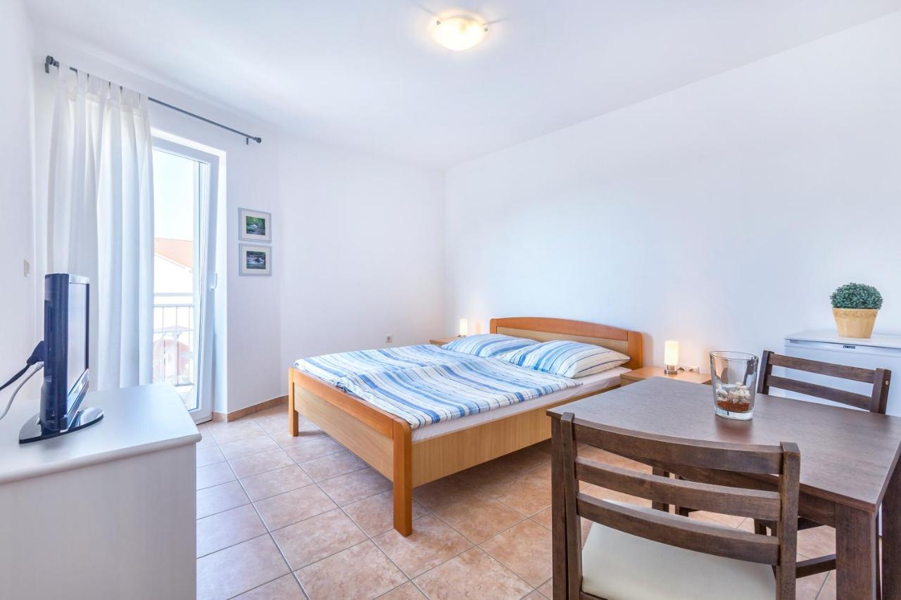 Appartement Pinia à Medulin Extérieur photo
